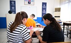 Başkan Çerçioğlu’nun çalışmalarıyla minik eller sanatla buluşuyor