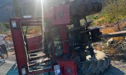 Kontrolden çıkan traktör devrildi: 1 yaralı