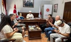 Bayram namazından etkilenip Müslüman oldu