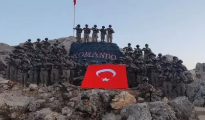Komandolardan dayanıklılık bayrak koşusu