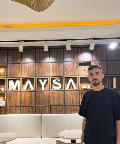 Ağrı'da yaşayan Metin yaylaz 'ın yiğeni Mehtapın oğlu Azat Aydın  dayısına anlamlı sahip çıkış