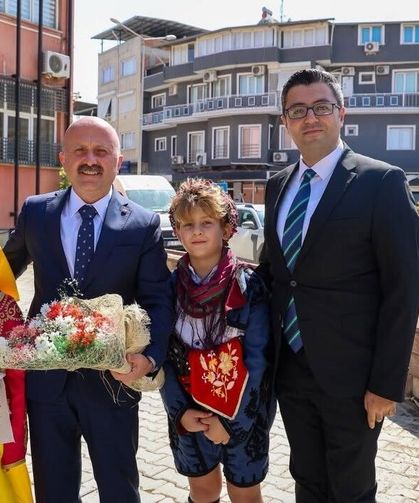 Vali Varol, Yenipazar'da kurumları ziyaret edip vatandaşlarla buluştu