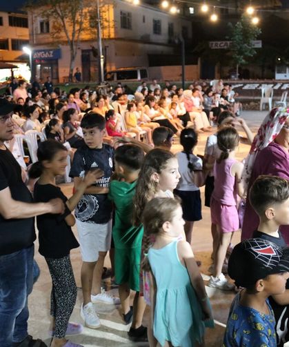 Başkan Çerçioğlu Yenipazar’da vatandaşları açık hava sineması ile buluşturdu
