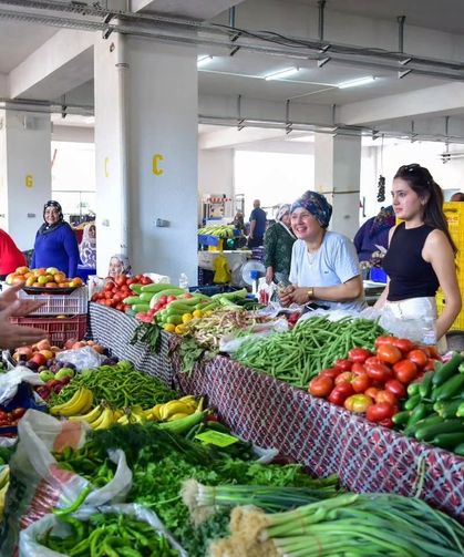 Vali Varol, Buharkent’te esnaf ve vatandaşlarla bir araya geldi