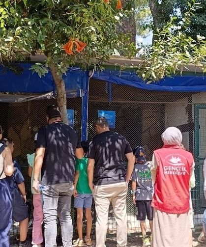Aydın Gençlik Merkezi Yaz Kulübü öğrencileri hayvanat bahçesini gezdi