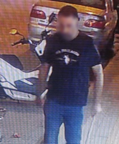 Sopayla öldüresiye dövdü, ilginç saldırı kameralara yansıdı