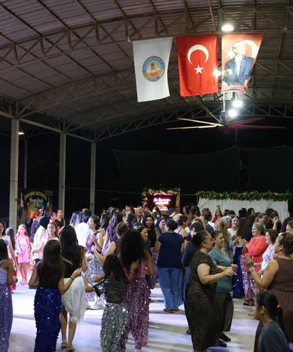 Yamalak’ta şalvar gecesi coşkusu! Renkli görüntüler geceye damga vurdu