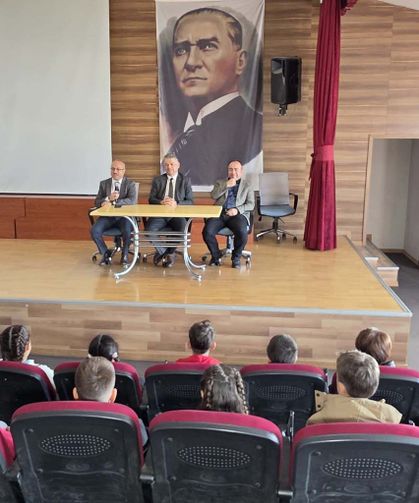 Nazilli'de İlçe Milli Eğitim Müdürü Güner, öğrencileri dinledi
