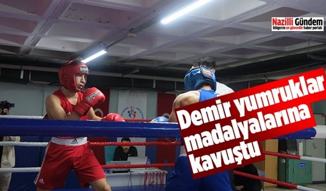 Demir yumruklar madalyalarına kavuştu