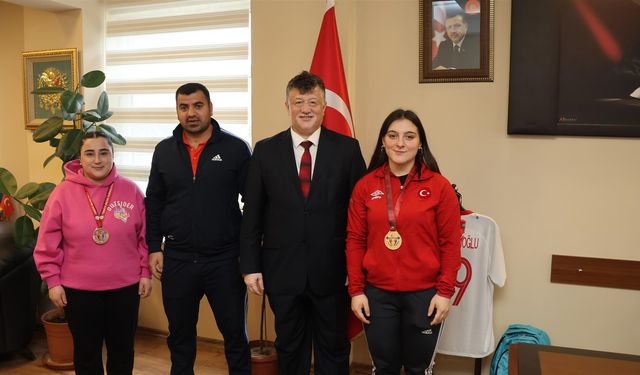Aydınlı sporcular halter şampiyonasından derece ile döndü