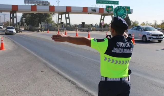 Aydın'da otoyol trafik jandarmasından trafik denetimi