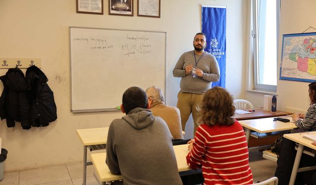 Her yaştan Aydınlı İngilizce öğreniyor