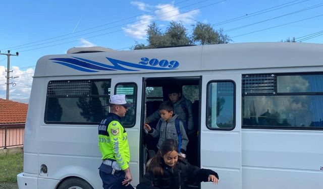 Jandarmadan servis araçlarına denetim