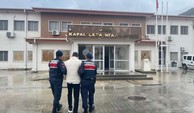 Aranan şahıslar jandarmadan kaçamadı