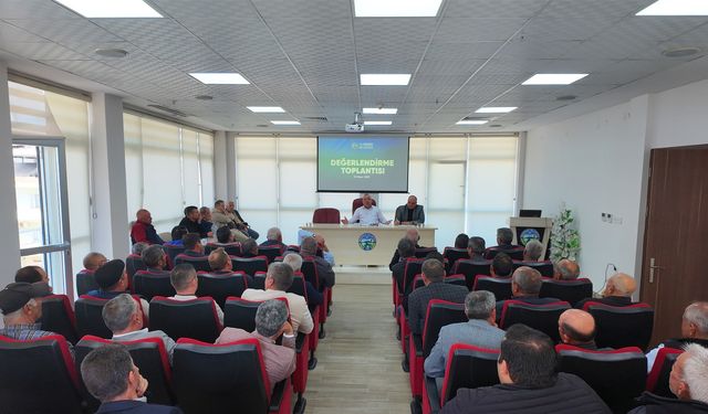 Başkan Özel Muhtarlar Toplantısında Konuştu: Tasarrufla Ayakta Duruyoruz