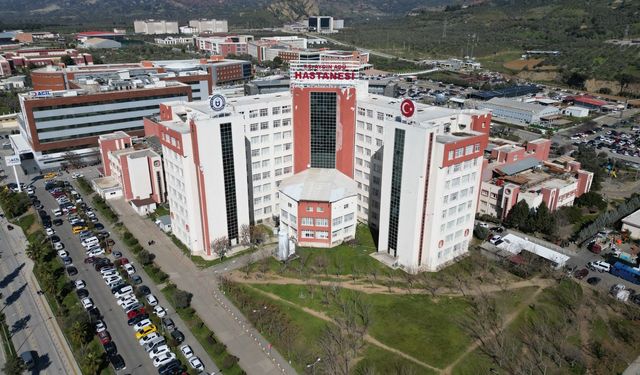 ADÜ'lü profesör ve sekreteri 'rüşvet' iddiasıyla gözaltına alındı