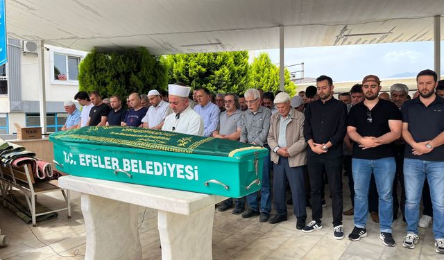 Kalp krizi geçirip hayatını kaybeden müezzin toprağa verildi