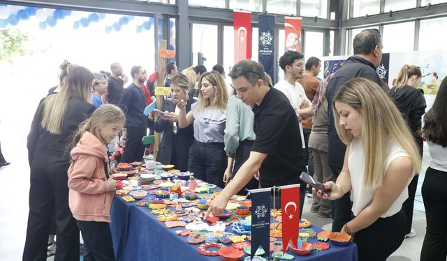 Büyükşehir’in özel öğrencileri eserlerini görücüye çıkardı