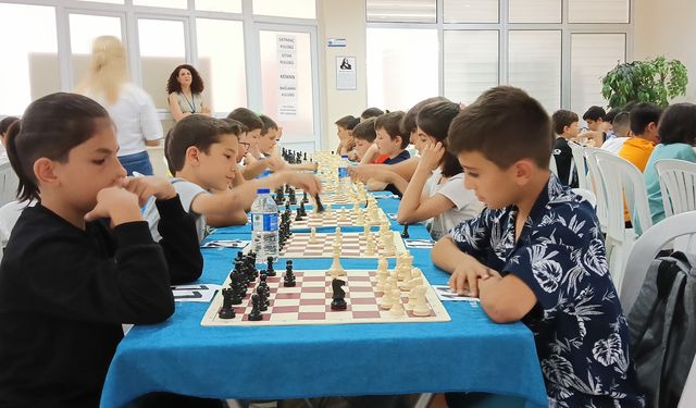 Büyükşehir’in satranç turnuvasında öğrenciler hamlelerini yarıştırdı