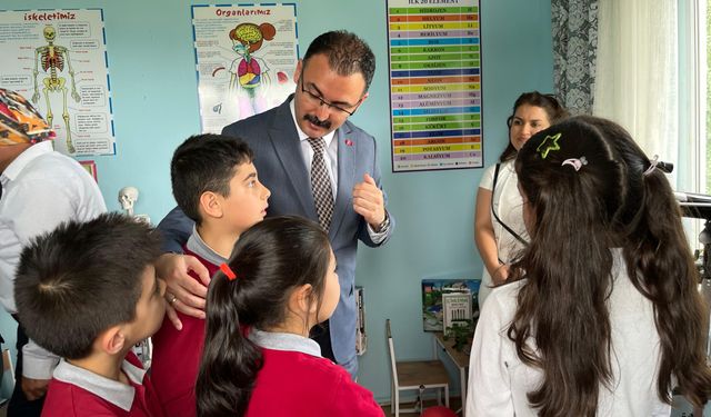 Demirhan Köyü’nde Bilimin Umudu Filizlendi: Gençlerden Geleceğe Işık Taşıyan Proje