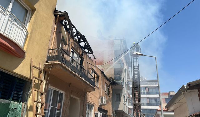 İki katlı ev alevlere teslim oldu