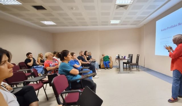 Nazilli Devlet Hastanesi’nde sağlık çalışanlarına 'Kuduz' eğitimi