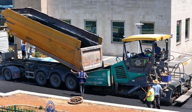 Büyükşehir’in yol çalışmaları sürüyor