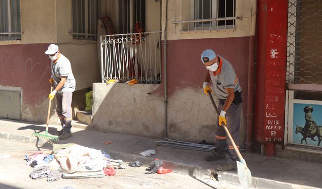 Nazilli Belediyesi’nden çöp eve müdahale