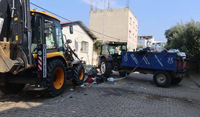 Nazilli Belediyesi çöp evi temizledi