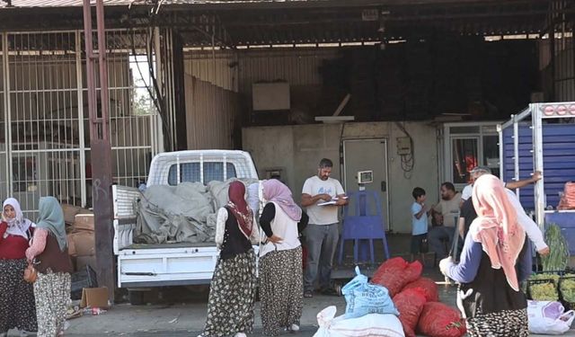Burada eli ayağı tutan herkes çalışıyor