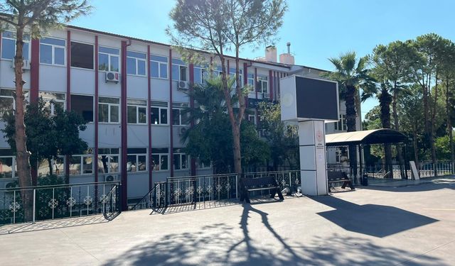 Deprem riski nedeniyle müdürlük binası tahliye edildi