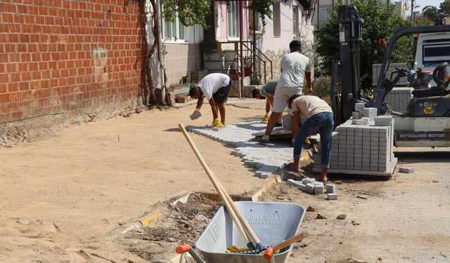 Nazilli Belediyesi Dallıca’da kaldırımları yeniliyor