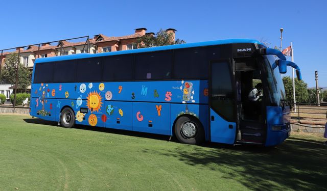 Nazilli Belediyesi Mobil Masal Bahçesi miniklerle buluşuyor