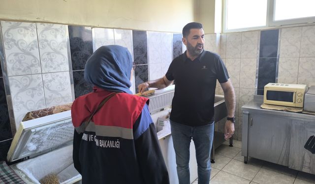 Yol üstündeki tezgahlar denetlendi