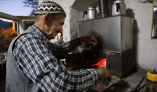 Bu köyün kıraathane kültürü bir asırdır değişmedi