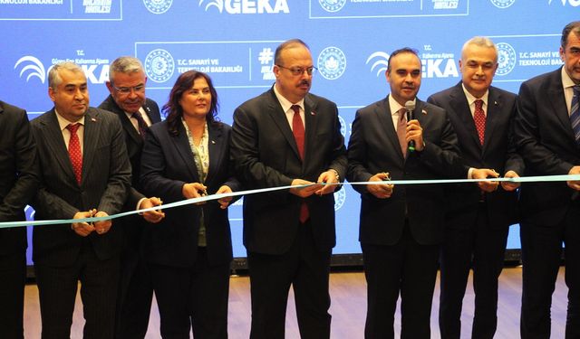 Bakan Kacır, Aydın'da 10 projenin toplu açılışını gerçekleştirdi