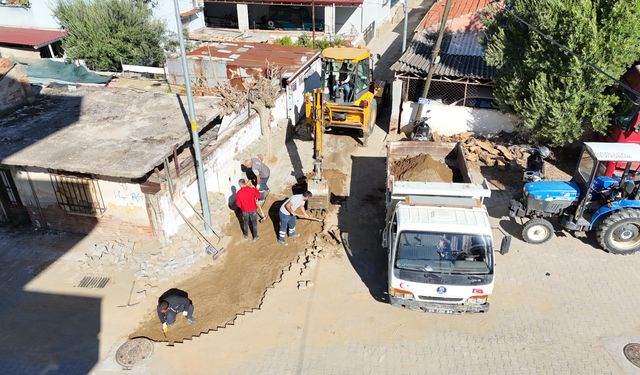 Aşağı Nazilli’de yol yenileme çalışmalarına hız verildi