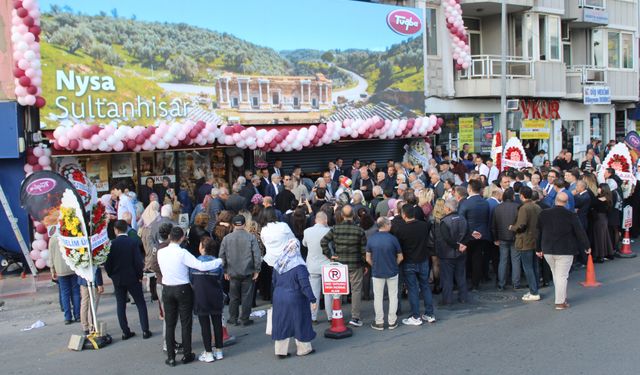 Tuğba Kuruyemiş’in 127. şubesi kadınların eliyle açıldı