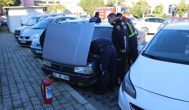 Sürücünün hızlı müdahalesi aracı yanmaktan kurtardı