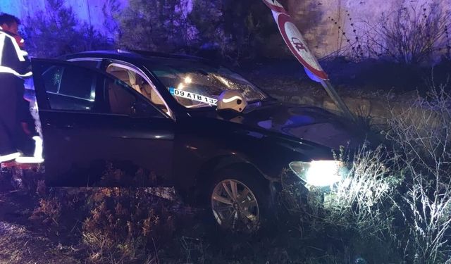 Karacasu’da trafik kazası.. Sıkışan sürücüyü itfaiye ekipleri kurtardı