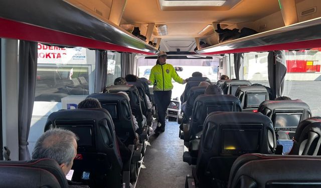 Aydın'da polis ekiplerinden terminalde hayati uyarı