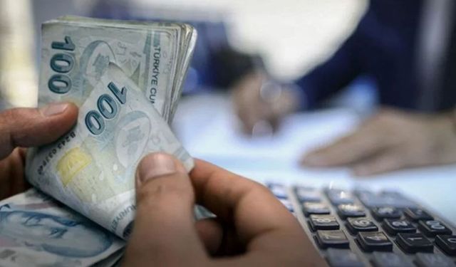 Emekli maaş farkı hesaplara yatıyor!