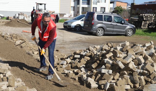 Nazilli’de yol seferberliği: Bozulan parkeler yenileniyor