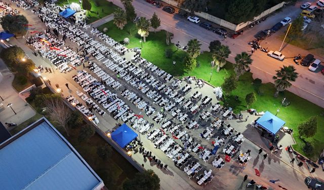 Nazilli’de vatandaşlar iftar sofrasında buluştu