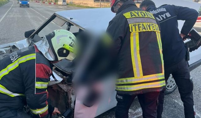 Nazilli'de yolcu otobüsü ile çarpışan otomobil sürücüsü hayatını kaybetti