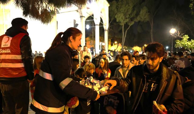 Aydın Büyükşehir Belediyesi’nden Kadir Gecesi’nde lokum ikramı