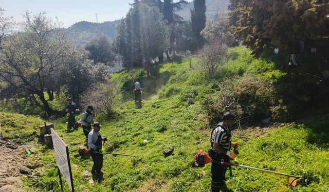 Başkan Çerçioğlu’ndan mezarlıklarda Ramazan Bayramı öncesi temizlik çalışması