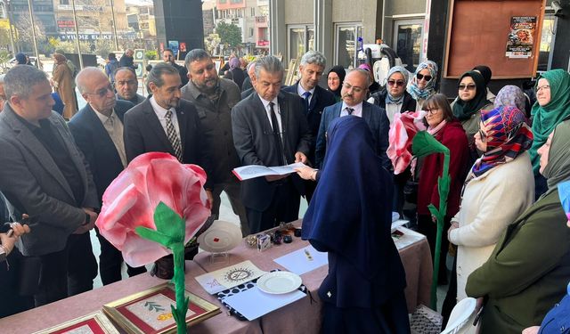 Nazilli’de “sanatın diliyle değerlerimiz” sergisi açıldı