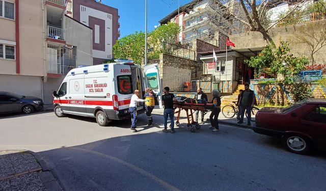 Ot toplamak istedi, 5 metreden aşağı düştü
