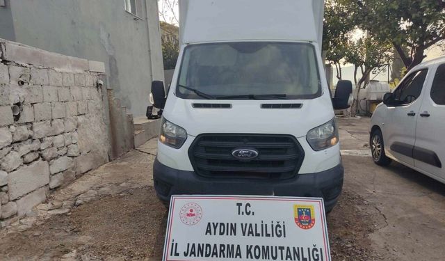 Kamyonette 39 düzensiz göçmen yakalandı